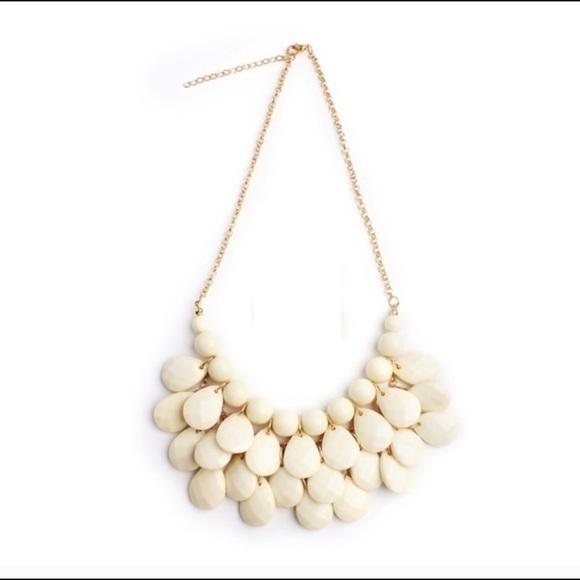 Layered Beaded Statemen Necklace & Earrings NWT - Picture 3 of 3